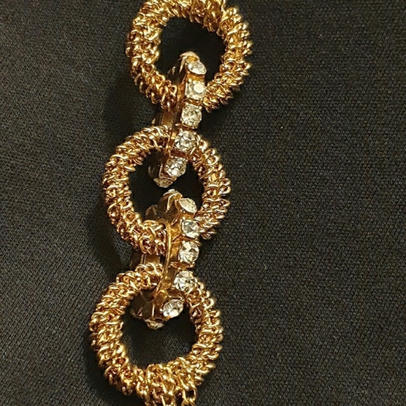 32" Jeweled Connections with Twisted Rings - Picture 7 of 15